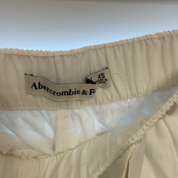 Abercrombie & Fitch White Eyelet Skirt - Picture 3 of 3